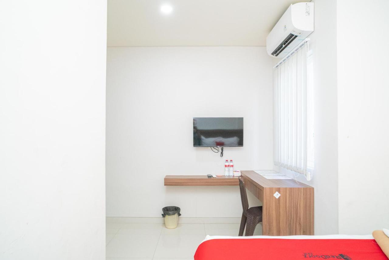 Reddoorz Plus @ Jalan Pemuda Timur Bojonegoro Exteriér fotografie